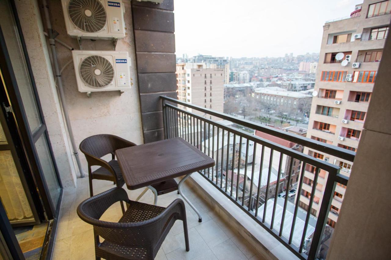 Fantastic Apartments Near Republic Square, Perfect Location, Mystreet Company Ereván Exterior foto