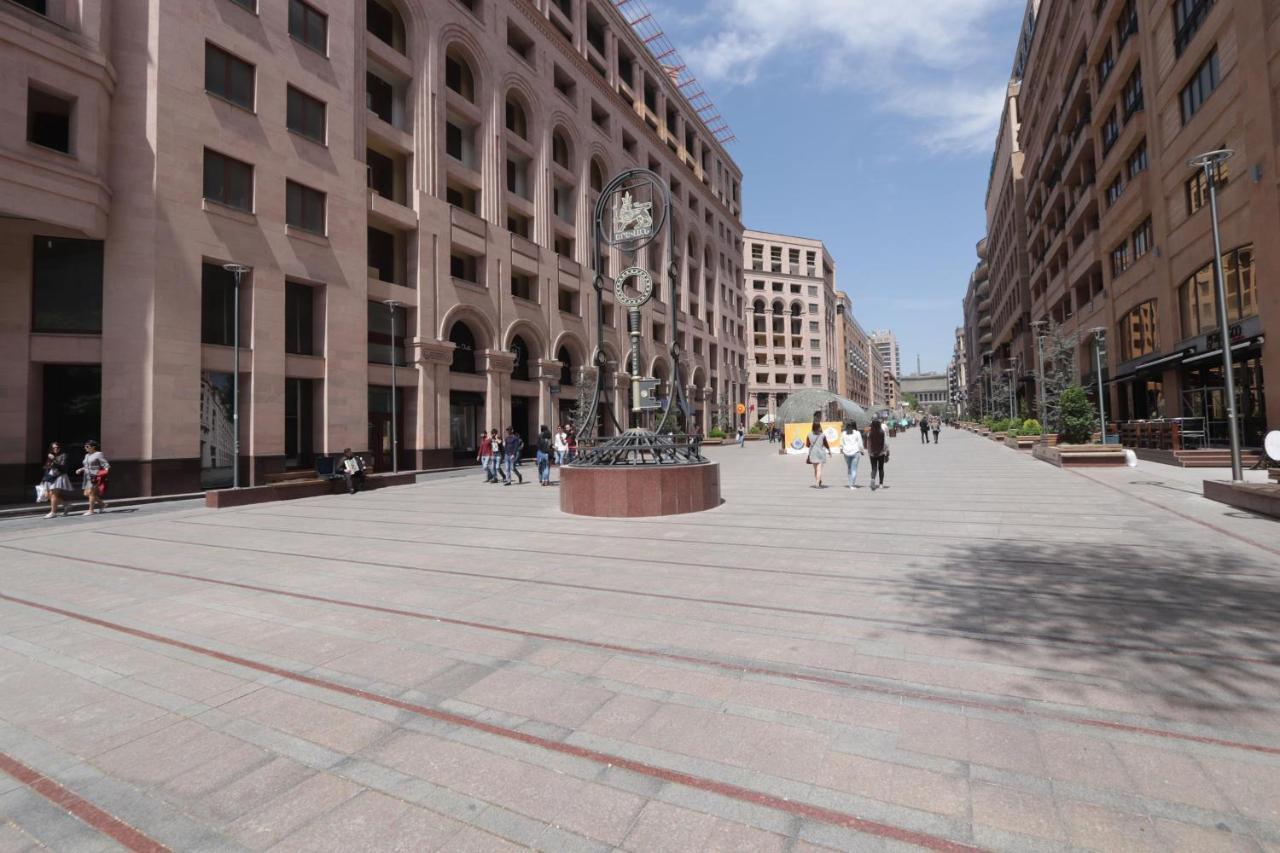 Fantastic Apartments Near Republic Square, Perfect Location, Mystreet Company Ereván Exterior foto