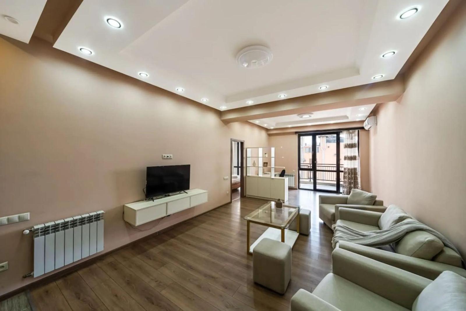 Fantastic Apartments Near Republic Square, Perfect Location, Mystreet Company Ereván Exterior foto