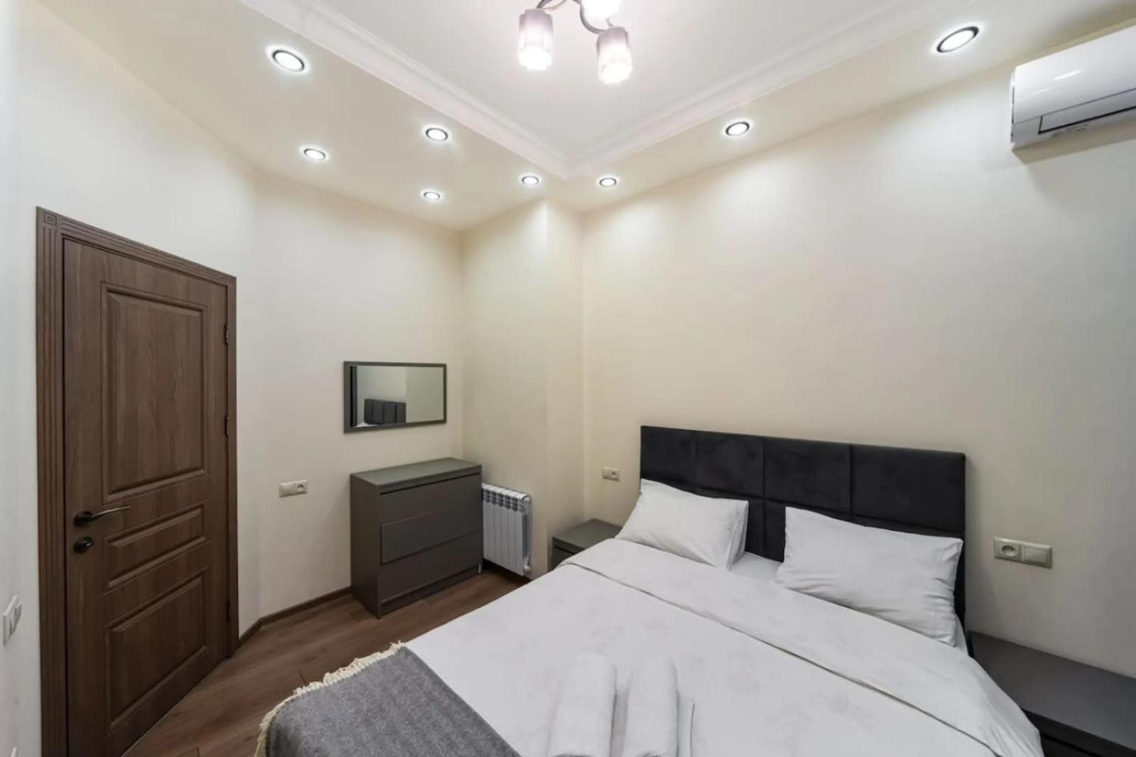 Fantastic Apartments Near Republic Square, Perfect Location, Mystreet Company Ereván Exterior foto
